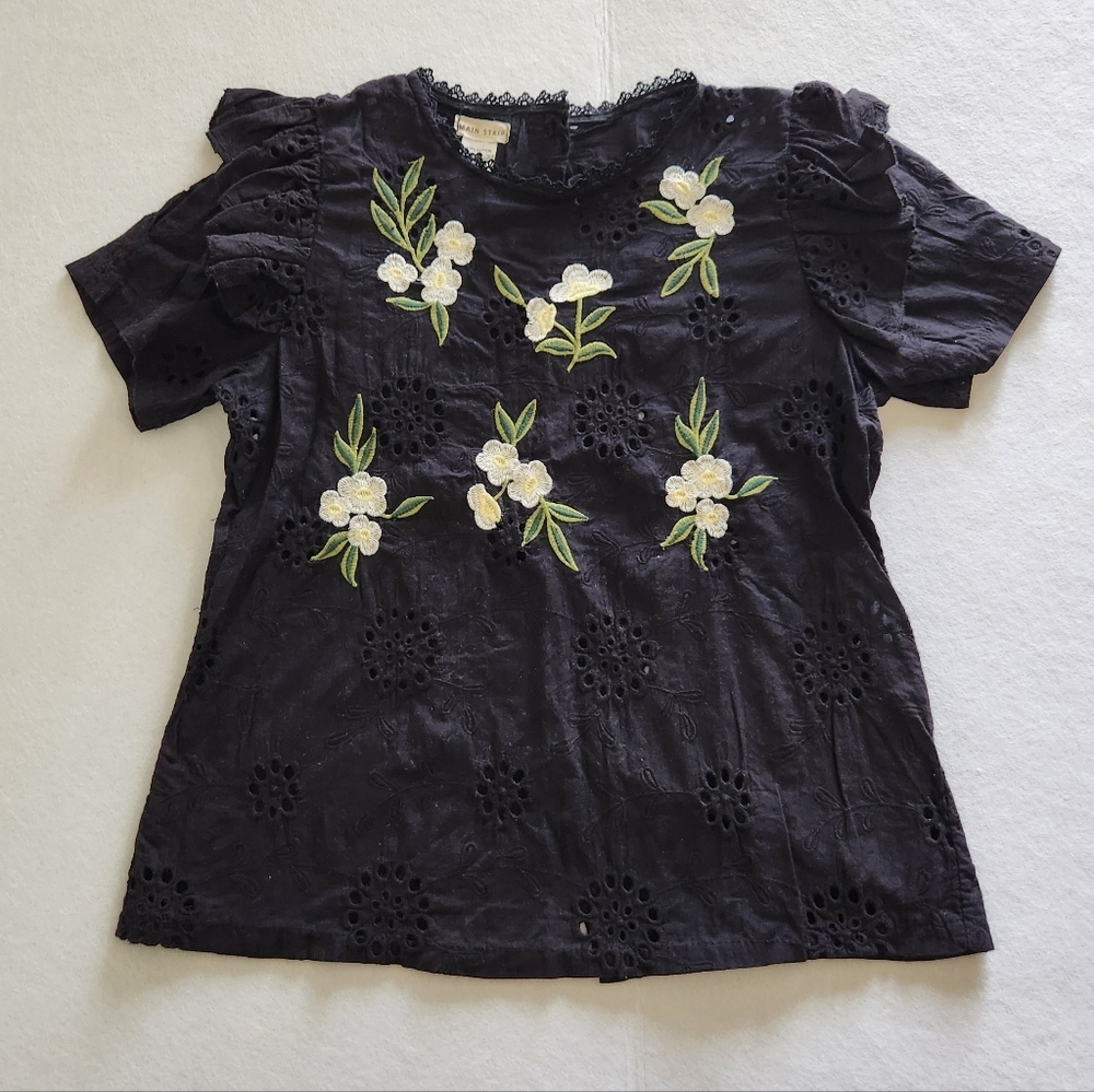 Main Strip Black Eyelet Floral Embroidered Short Sleeve Top Size Small